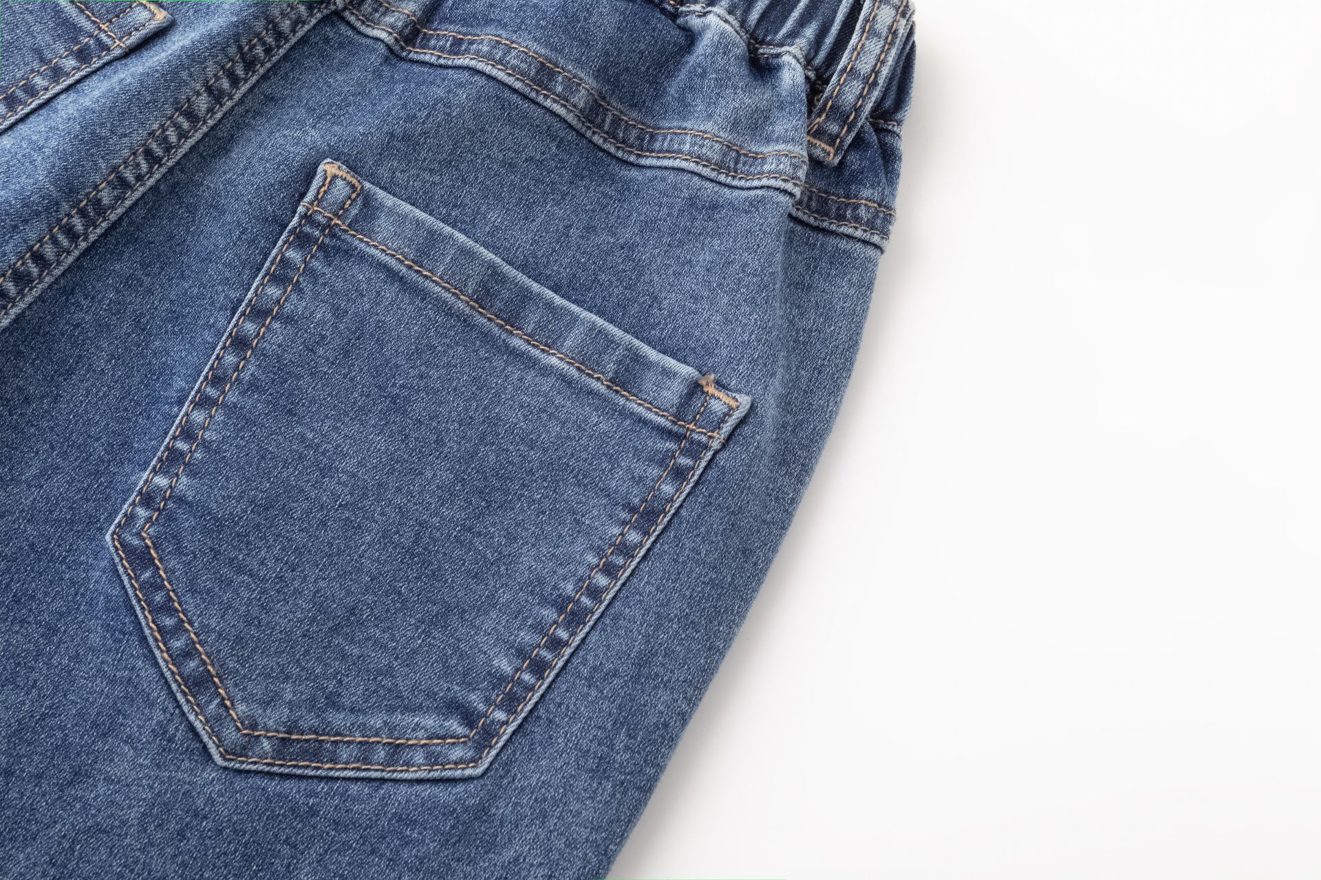 Pantalón vaquero goma en cintura - Imagen 6
